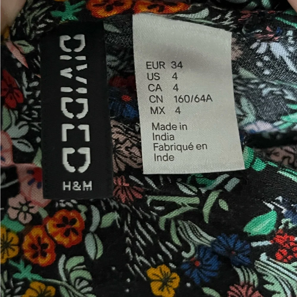💫2/$20 H&M Divided floral romper size 4 - Picture 7 of 11